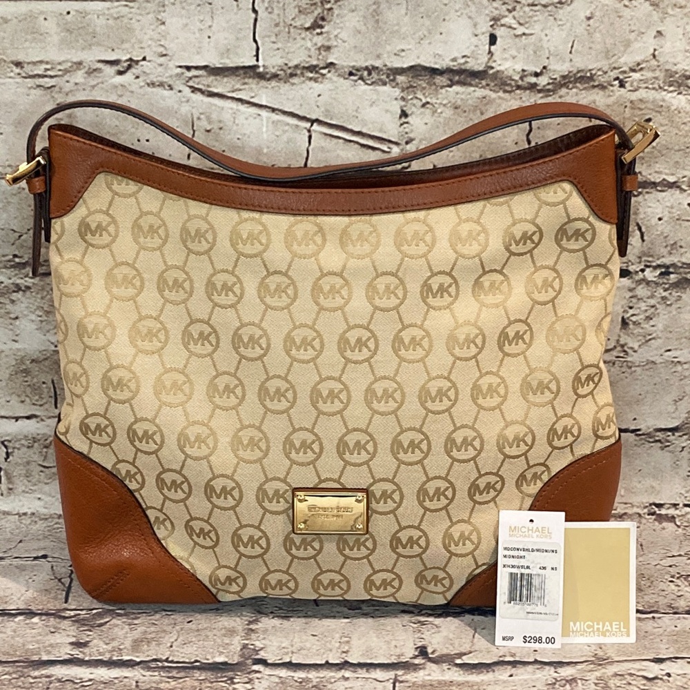 Michael Kors Millbrook Hobo - Camel